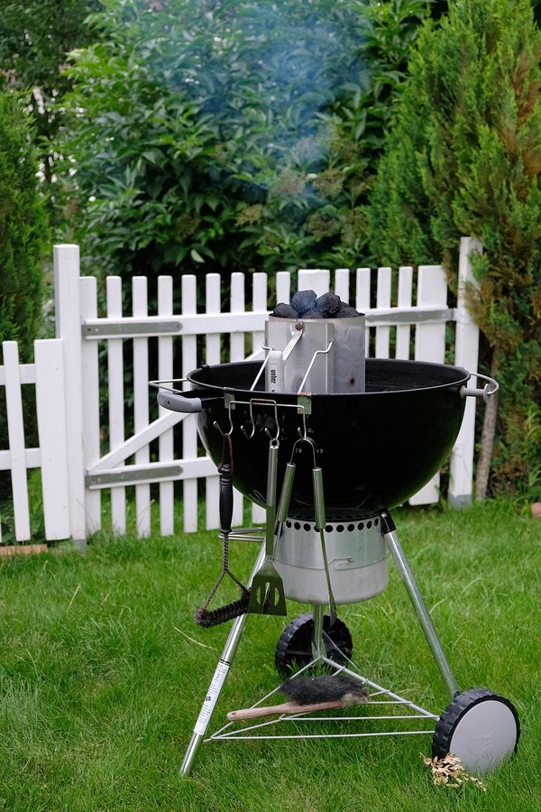 Trouvez le barbecue à charbon weber parfait pour vos grillades